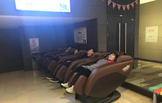 方青卓代言的按摩椅品牌是哪个（国产按摩椅排名前十的品牌）